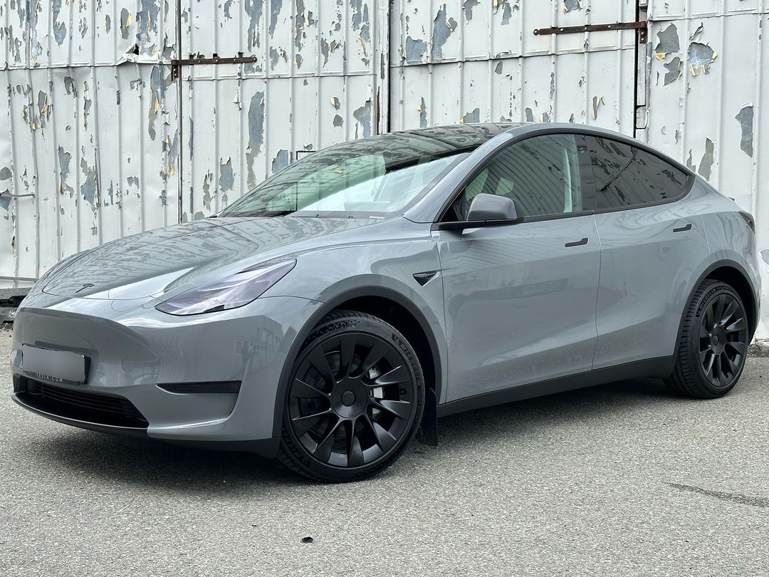 Battleship Grey-Norway-Tesla Model Y-02.jpg